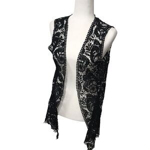 Black‎ Crocheted Long Vest Floral Leaf Design Size Small Med NWT